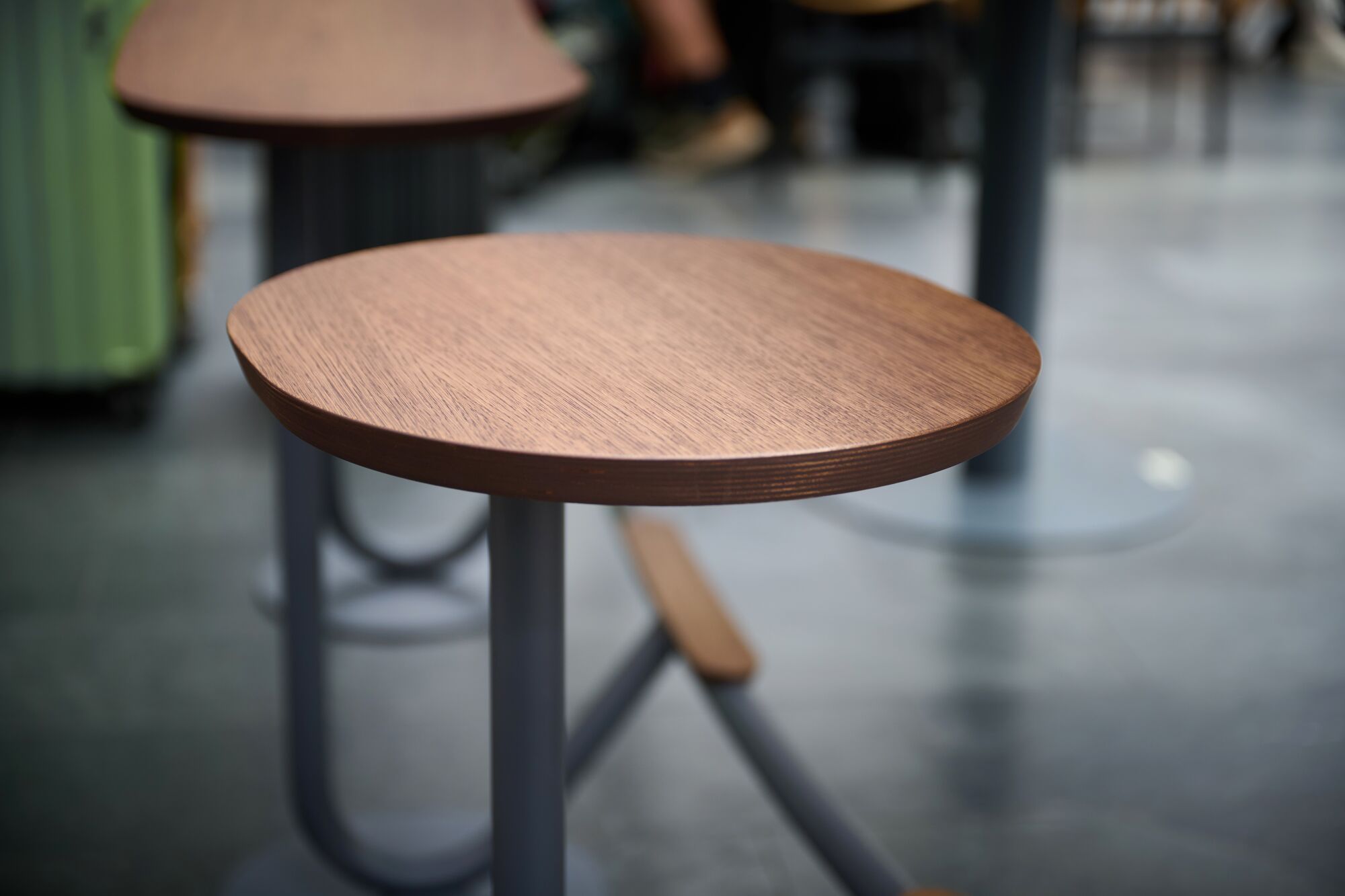 Seamless Bar Seater van Circalle, close-up