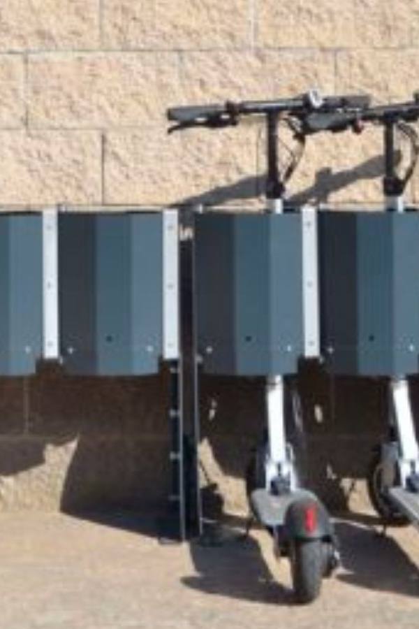 Parkeerplaats voor steps & scooters