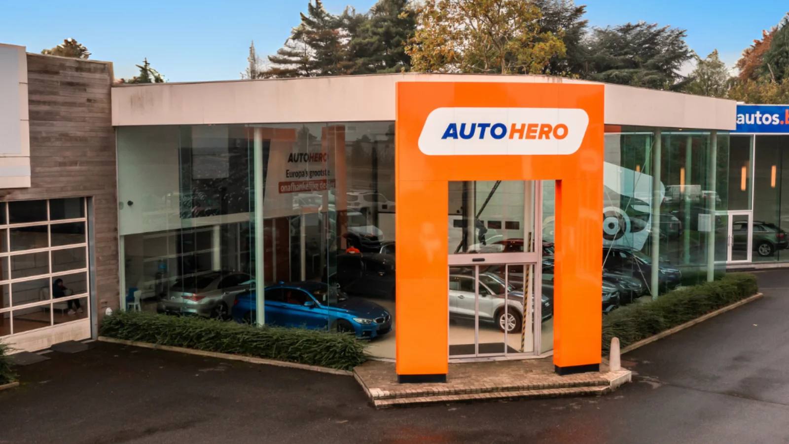 Gevel- & sitebranding AutoHero — Automotive (beeld 1 van 2) · realisatie door Herva-Doublet