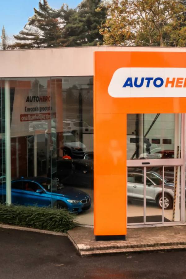 Gevel- & sitebranding AutoHero — Automotive (beeld 1 van 2) · realisatie door Herva-Doublet
