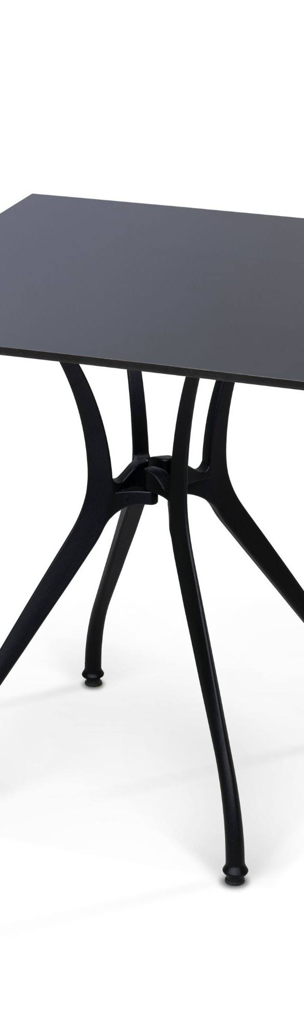 Tafel met aluminium onderstel en gebogen poten