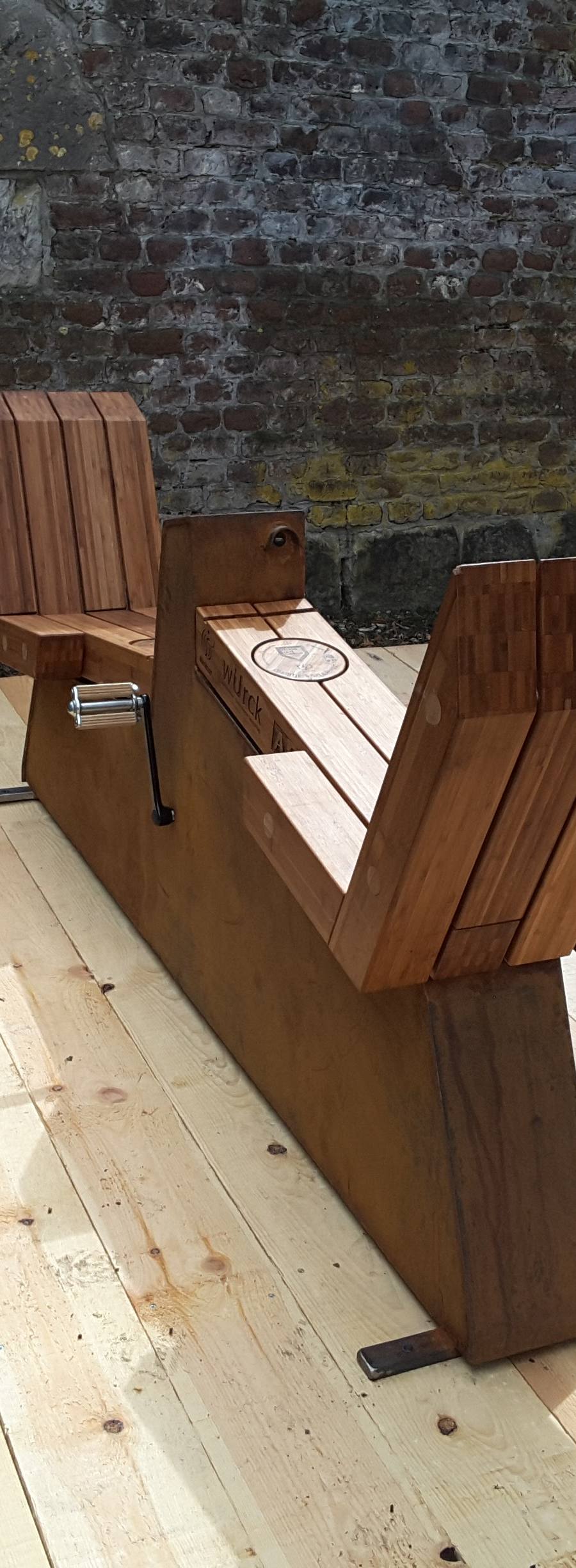 Energieopwekkende fietsbank met usb-laadpunt