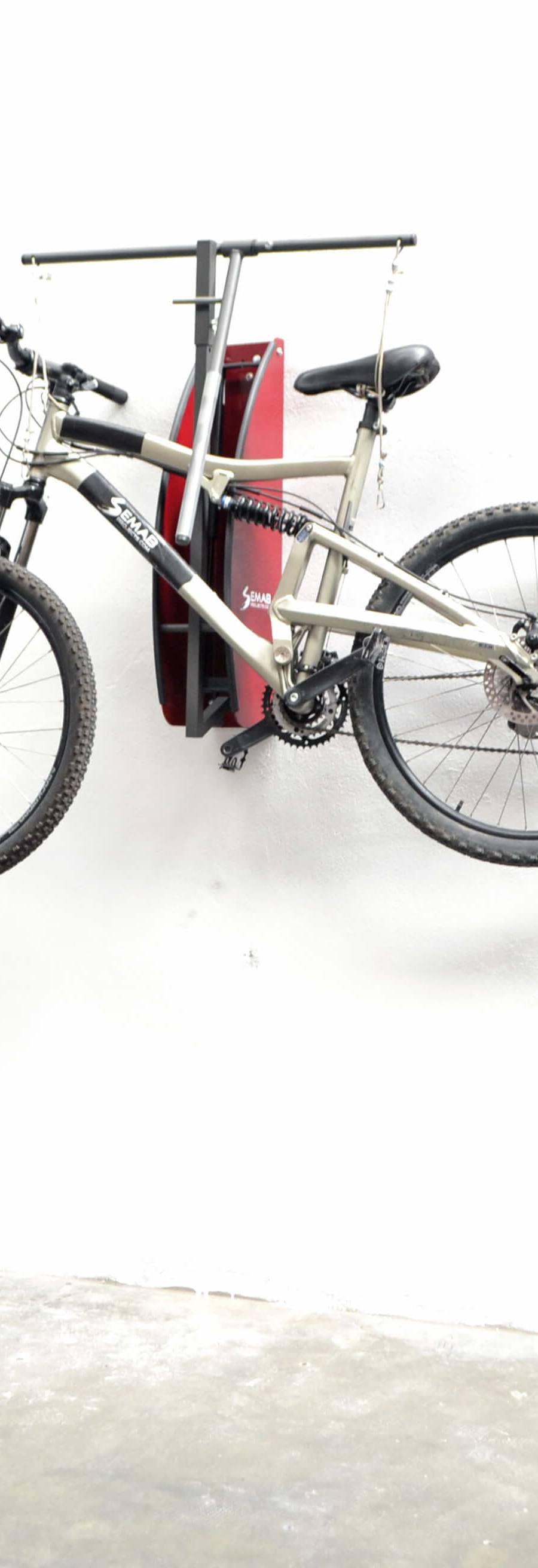 Horizontal bike lift, wall-mounted