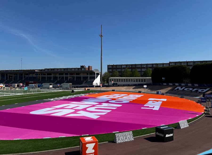 Aankomstzone op de wielerpiste van Roubaix